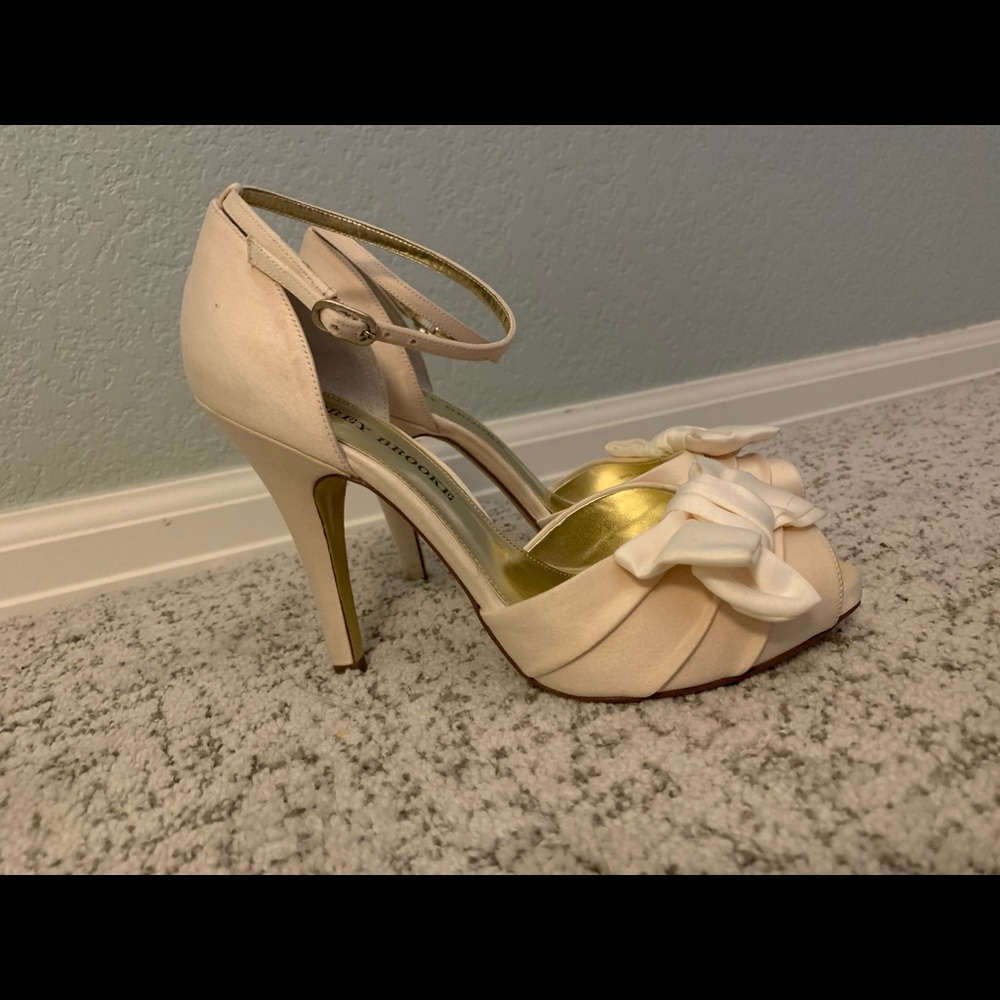 Size 7 Audrey Brooke shoes